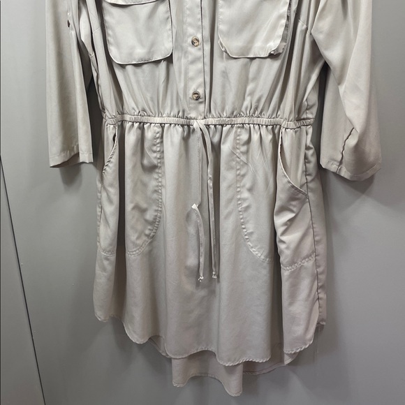 Speed Control Cream Button-Front Drawstring High-Low Shirt Dress - Picture 3 of 11